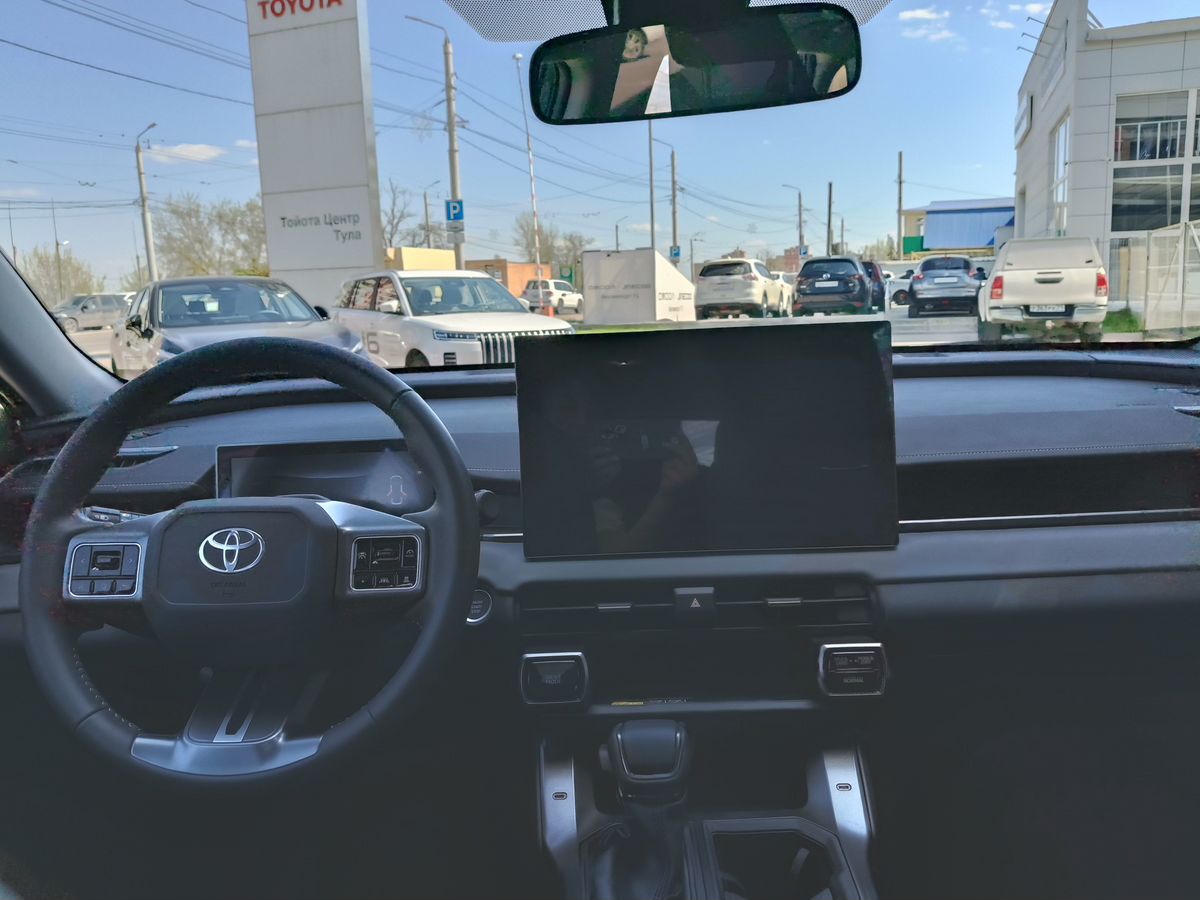 Toyota RAV4 - фото 5