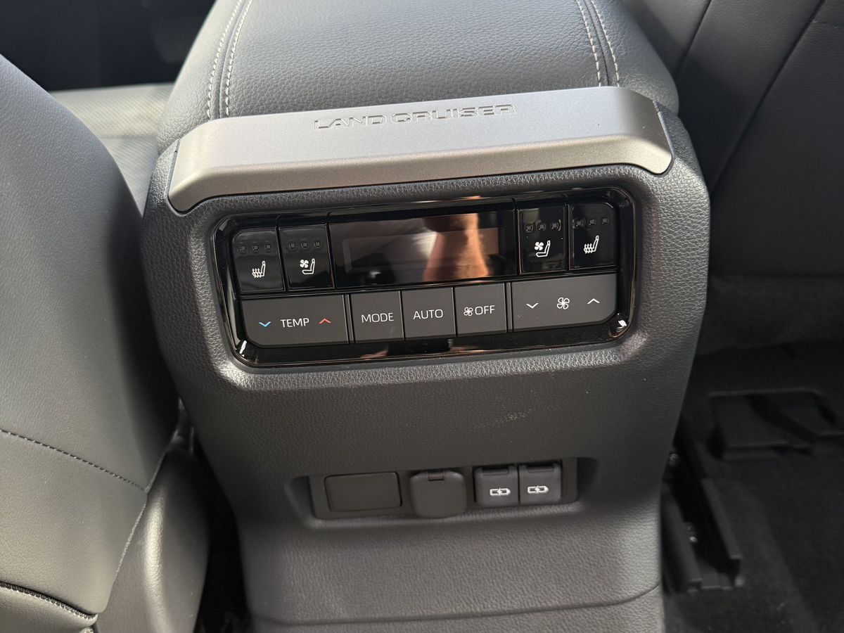 Toyota Land Cruiser Prado - фото 6