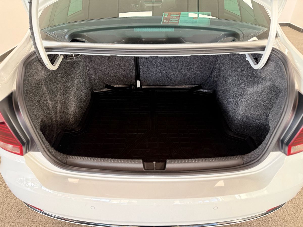 Volkswagen Polo V Рестайлинг