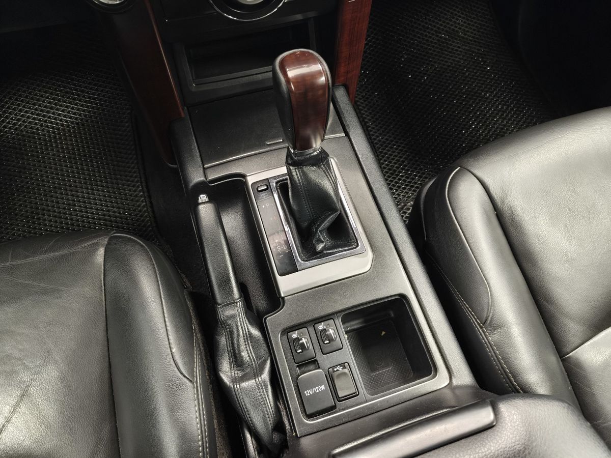 Toyota Land Cruiser Prado 150 Series Рестайлинг 1