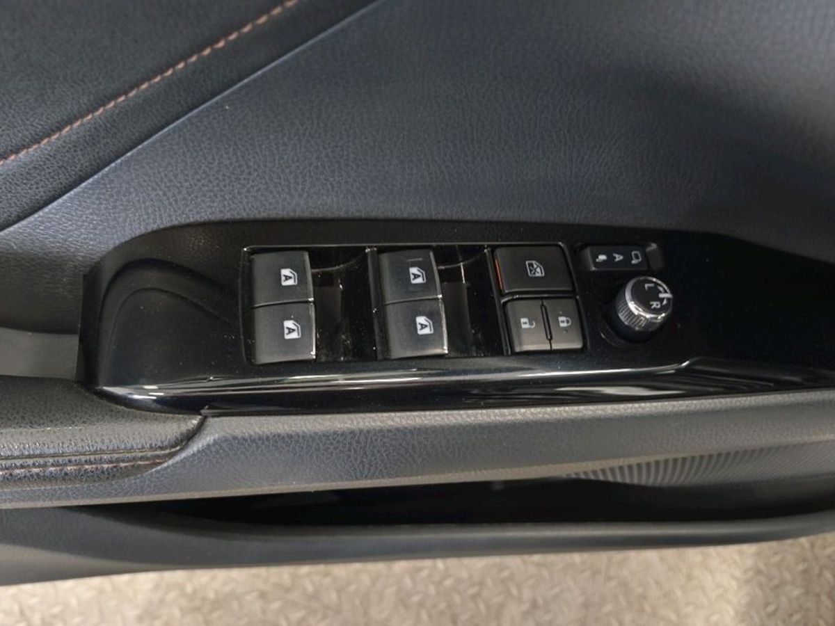 Toyota Camry VIII (XV70)