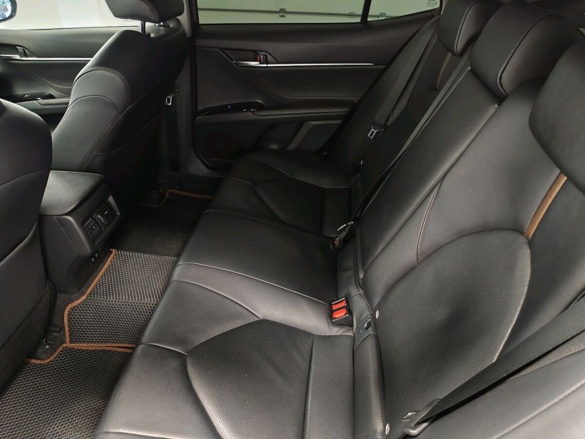 Toyota Camry VIII (XV70)