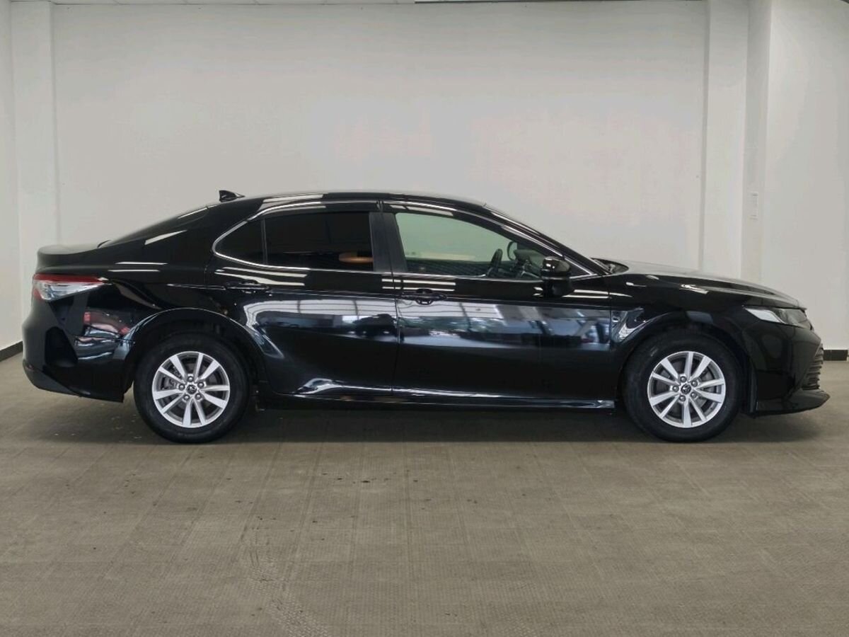 Toyota Camry VIII (XV70)