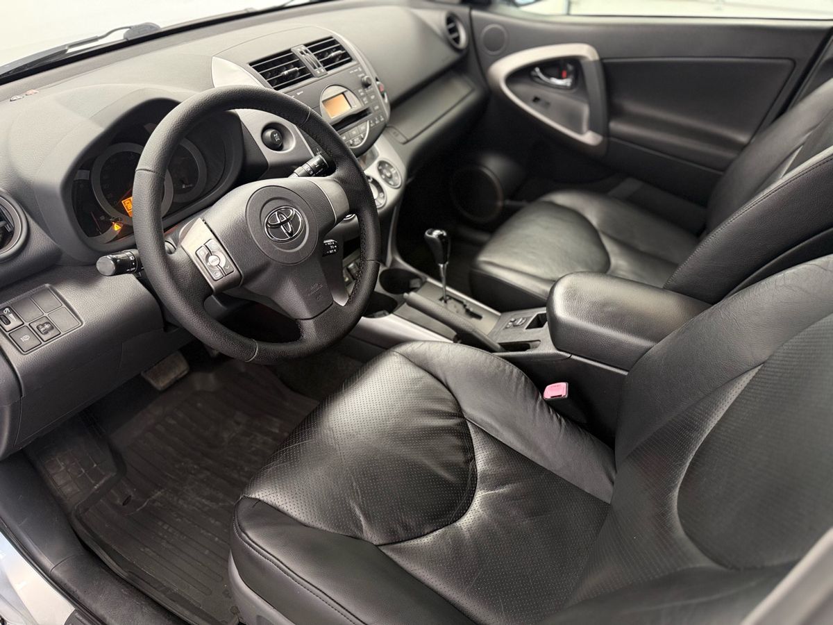Toyota RAV4 III (XA30)