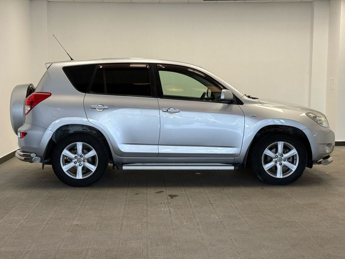 Toyota RAV4 III (XA30)