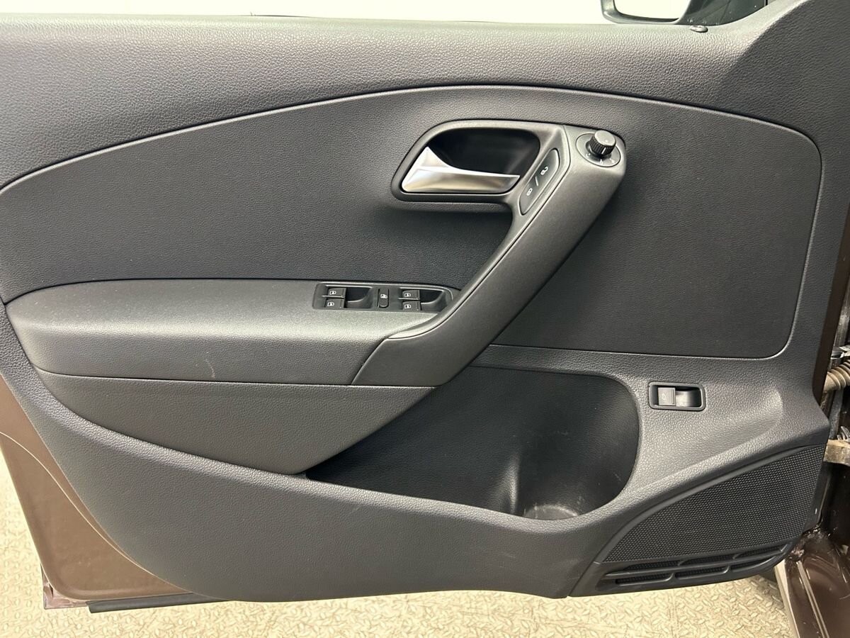 Volkswagen Polo V Рестайлинг
