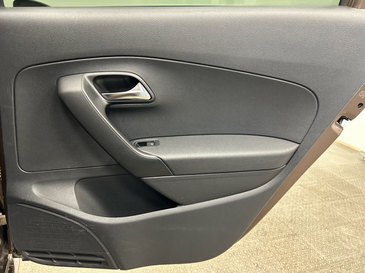 Volkswagen Polo V Рестайлинг