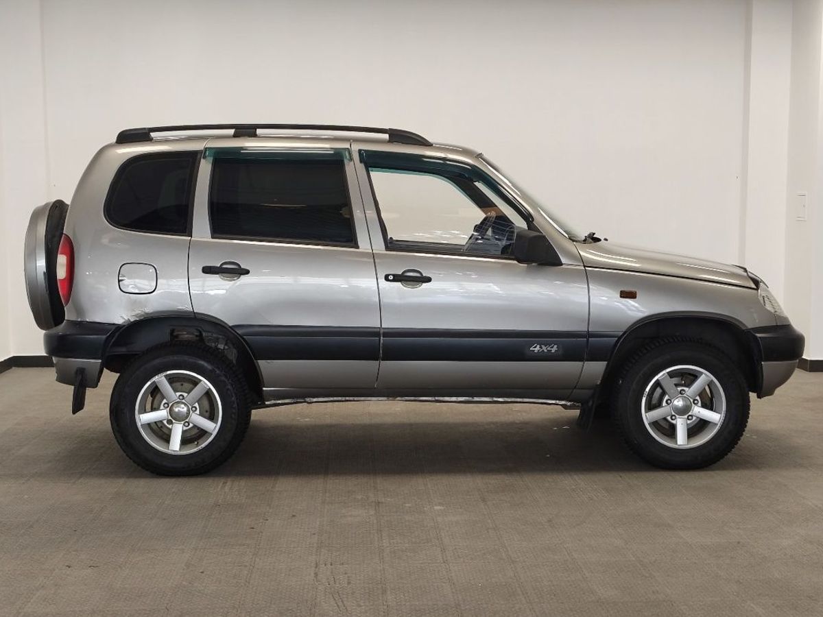 Chevrolet Niva I