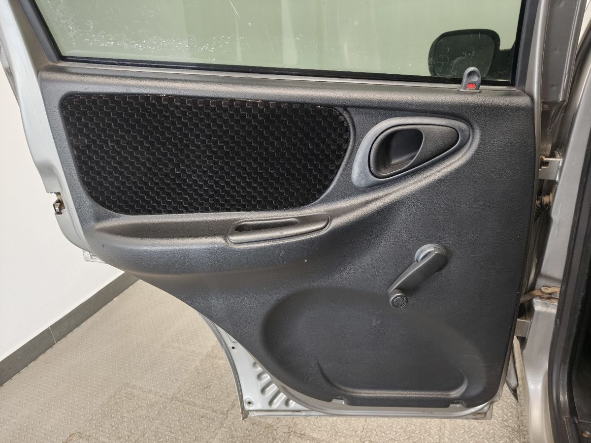 Chevrolet Niva I