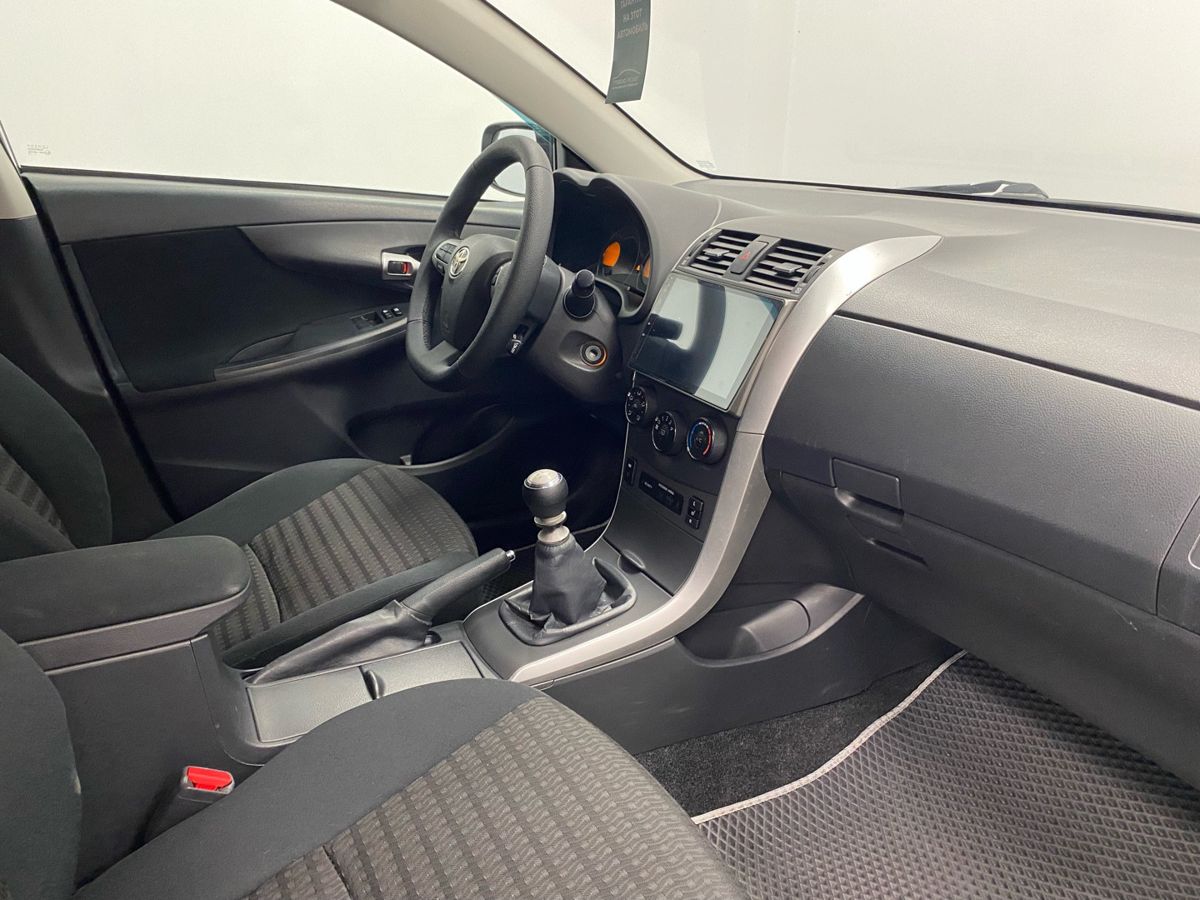 Toyota Corolla X (E140, E150) Рестайлинг