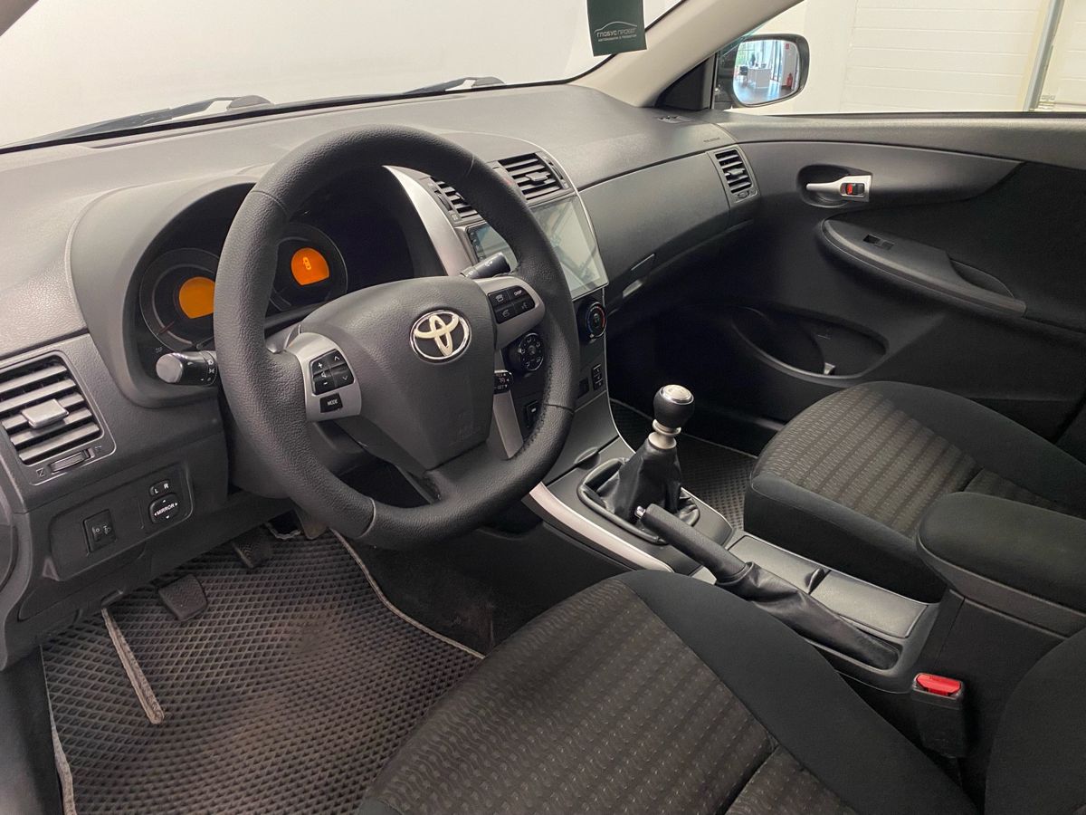 Toyota Corolla X (E140, E150) Рестайлинг