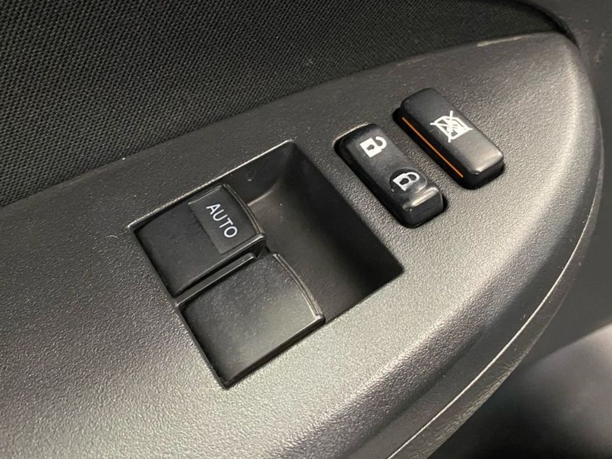 Toyota Corolla X (E140, E150) Рестайлинг
