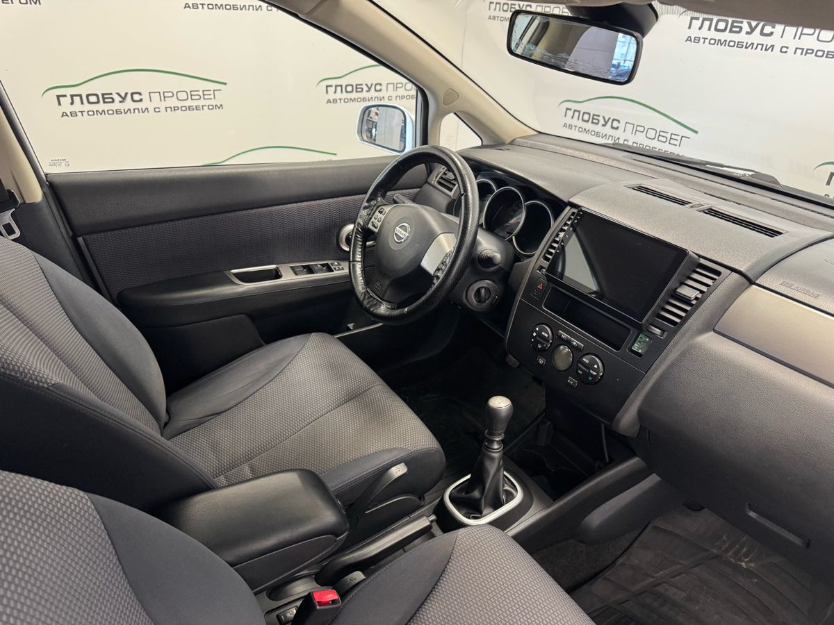 Nissan Tiida I