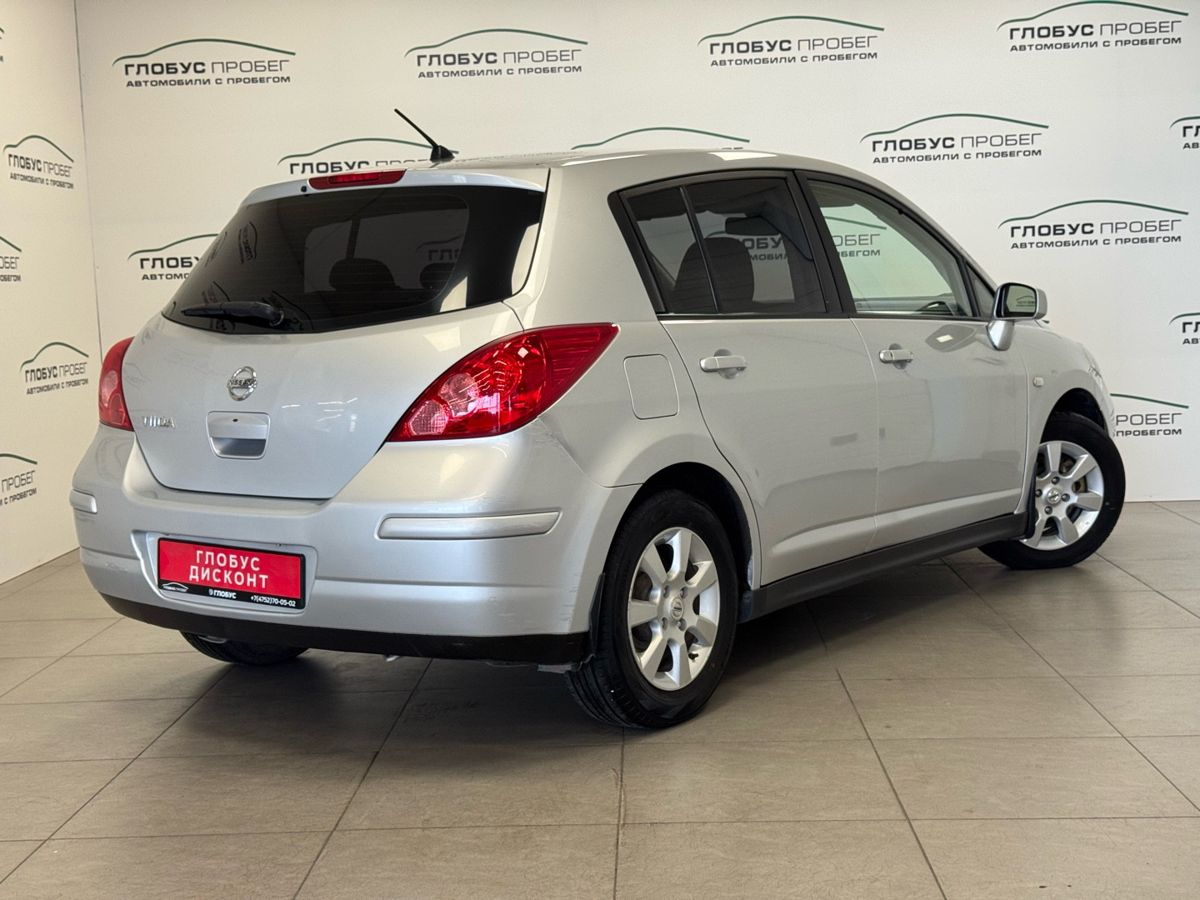 Nissan Tiida I