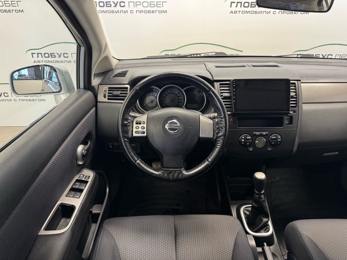 Nissan Tiida I