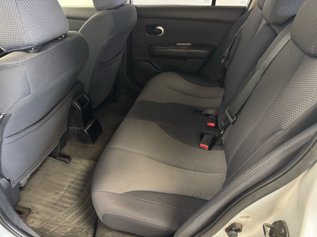 Nissan Tiida I