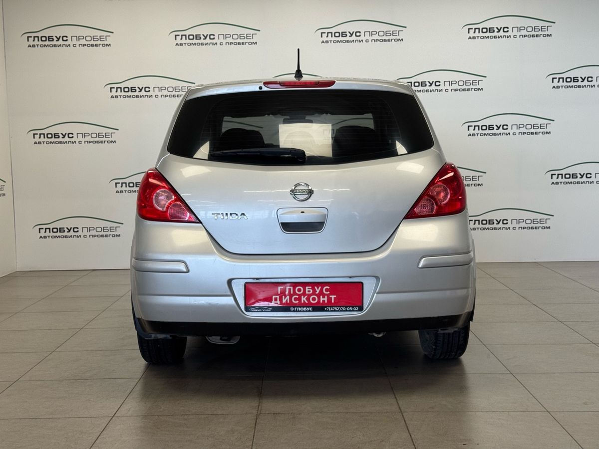 Nissan Tiida I
