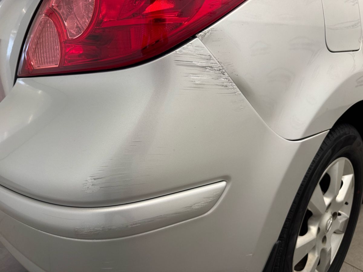 Nissan Tiida I