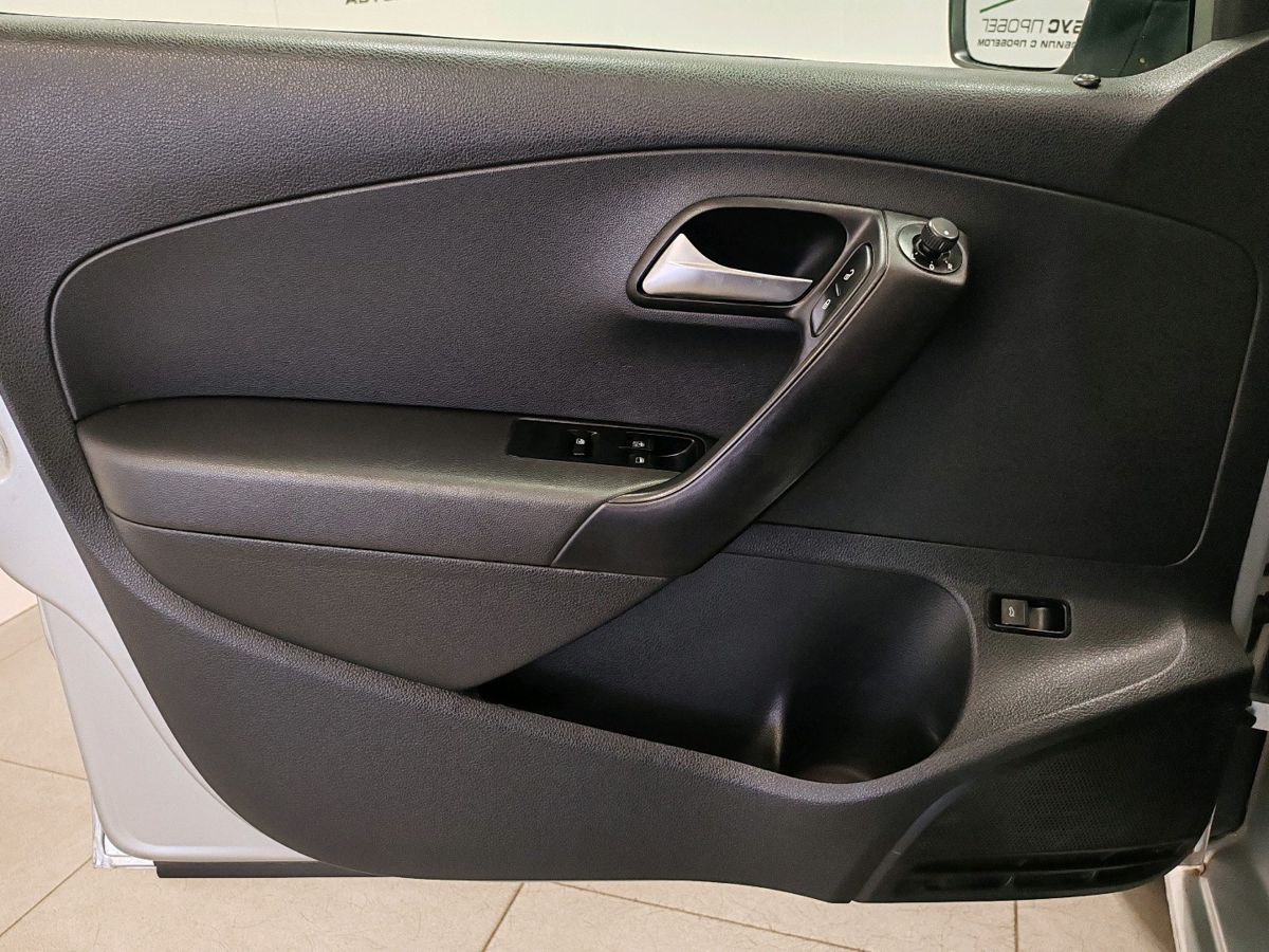 Volkswagen Polo V