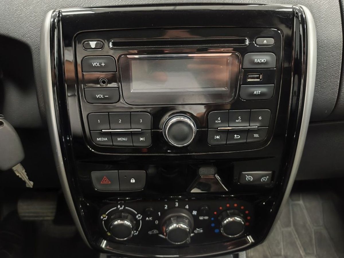 Nissan Terrano III (D10)