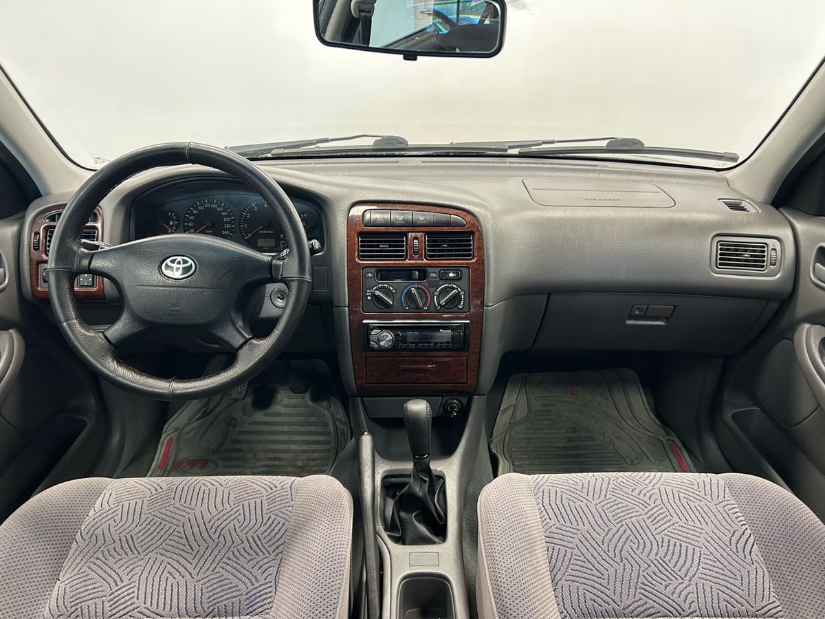 Toyota Avensis I