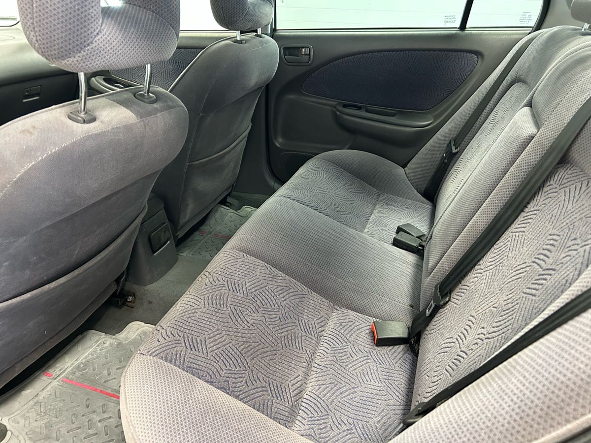 Toyota Avensis I