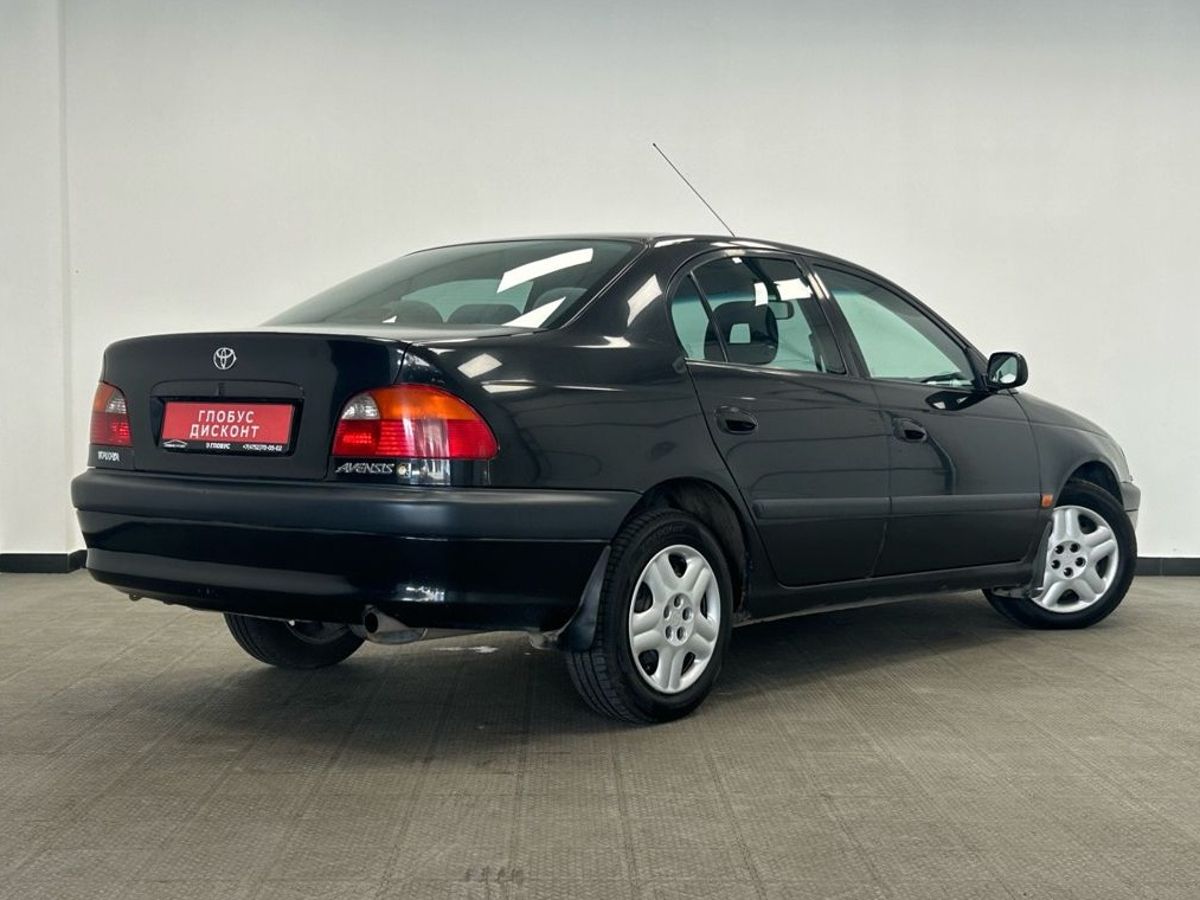 Toyota Avensis I