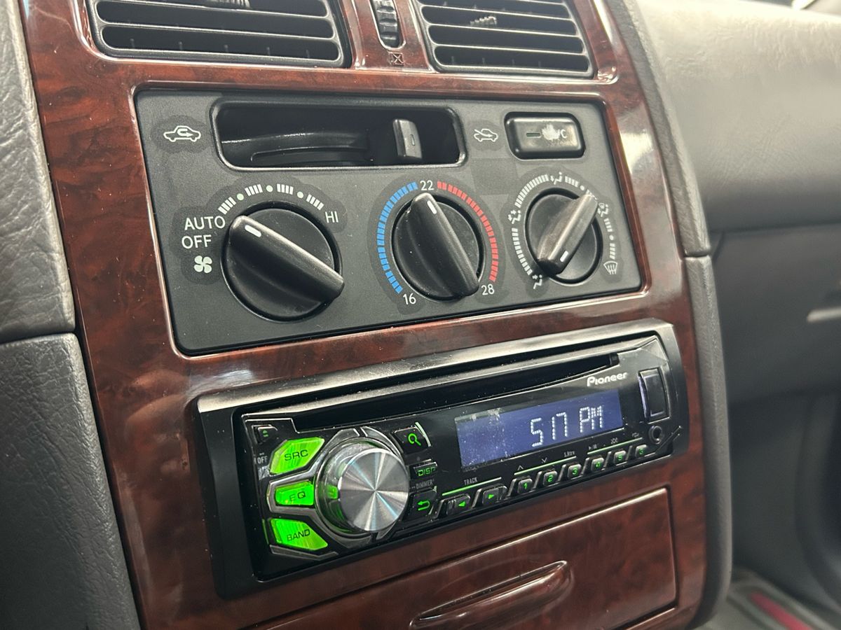 Toyota Avensis I