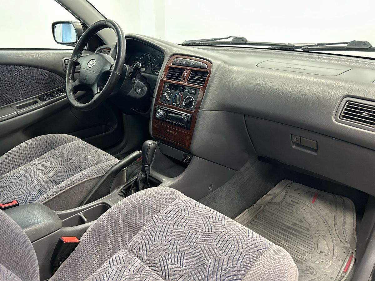 Toyota Avensis I