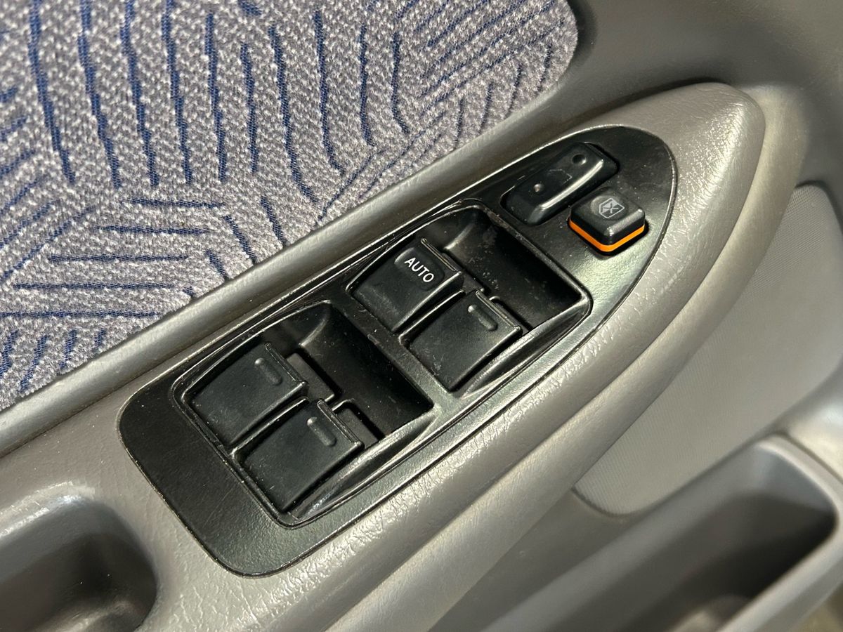 Toyota Avensis I