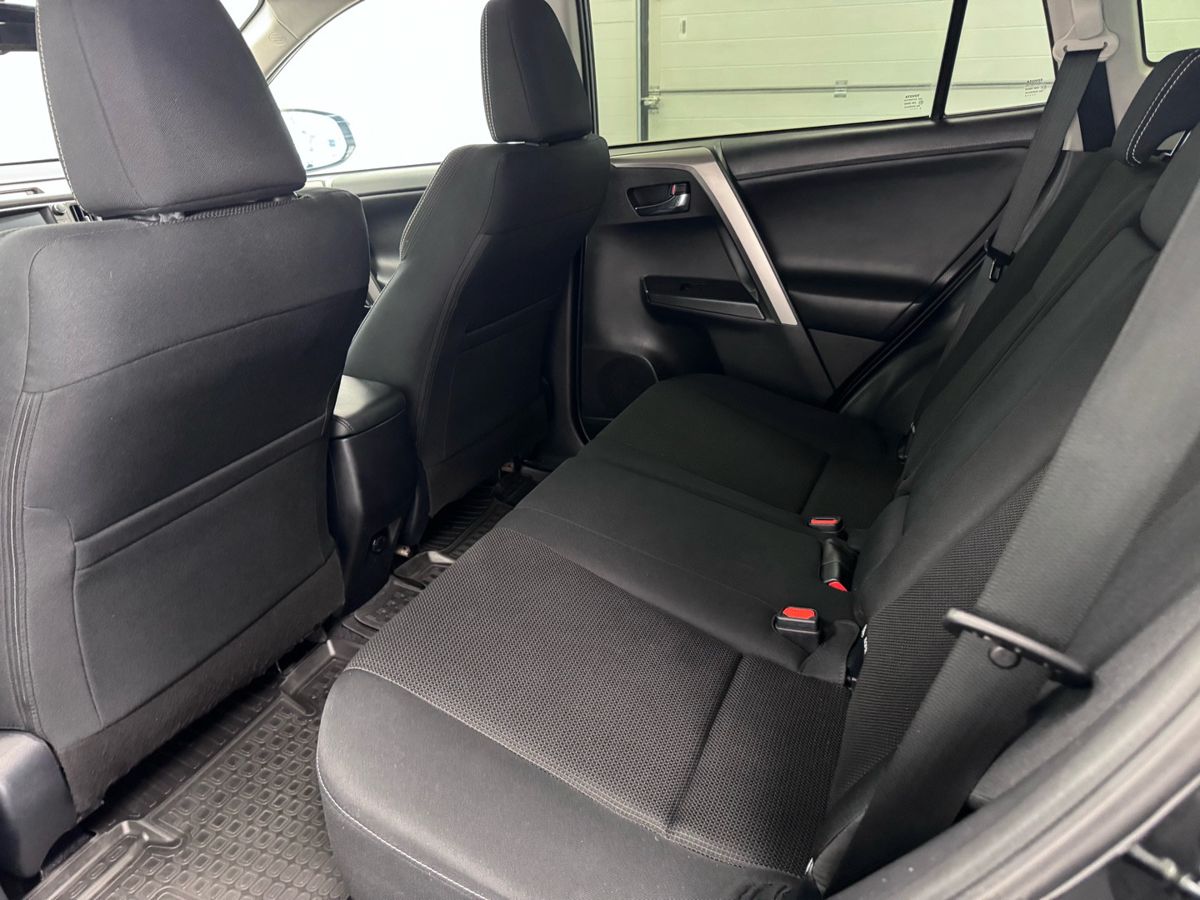 Toyota RAV4 IV (XA40) Рестайлинг