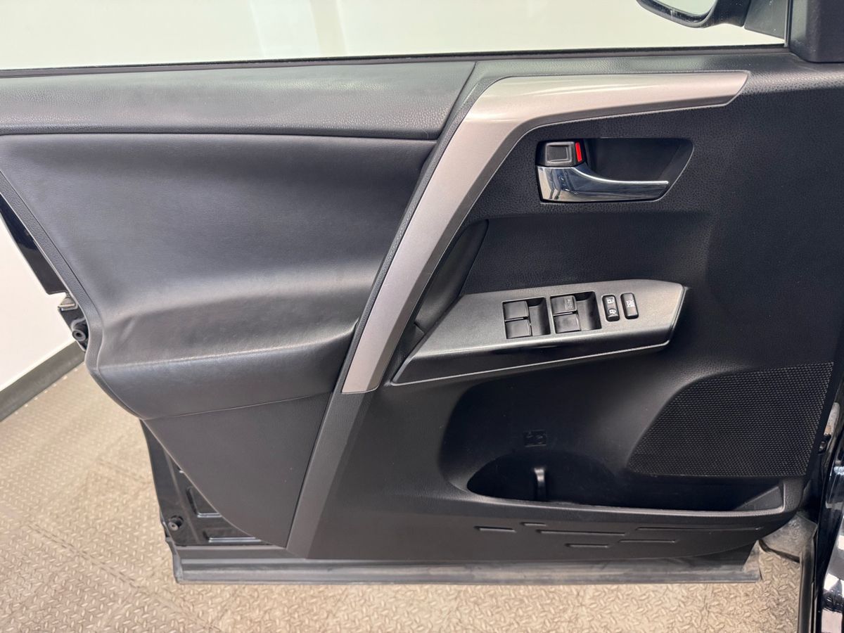Toyota RAV4 IV (XA40) Рестайлинг