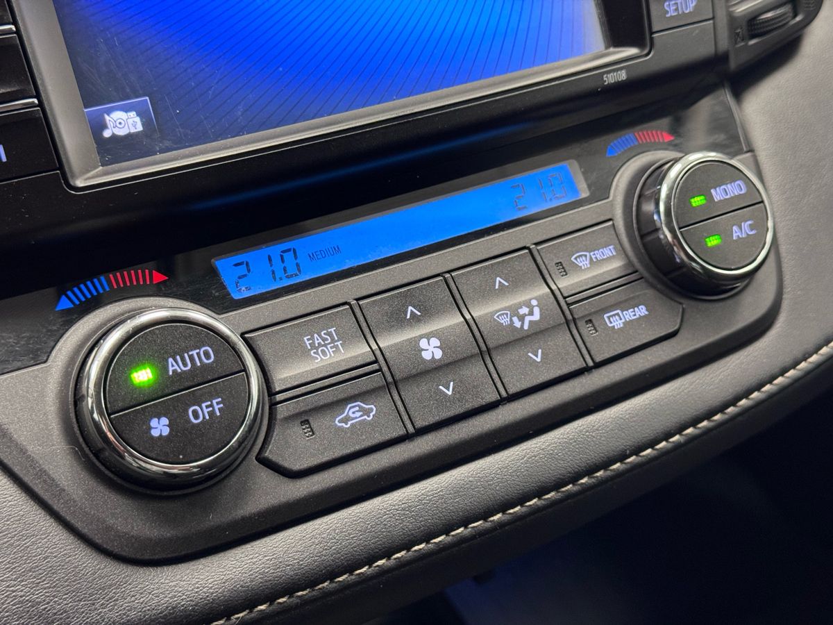 Toyota RAV4 IV (XA40) Рестайлинг