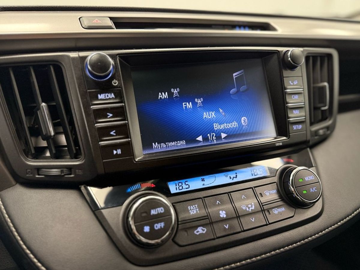 Toyota RAV4 IV (XA40) Рестайлинг