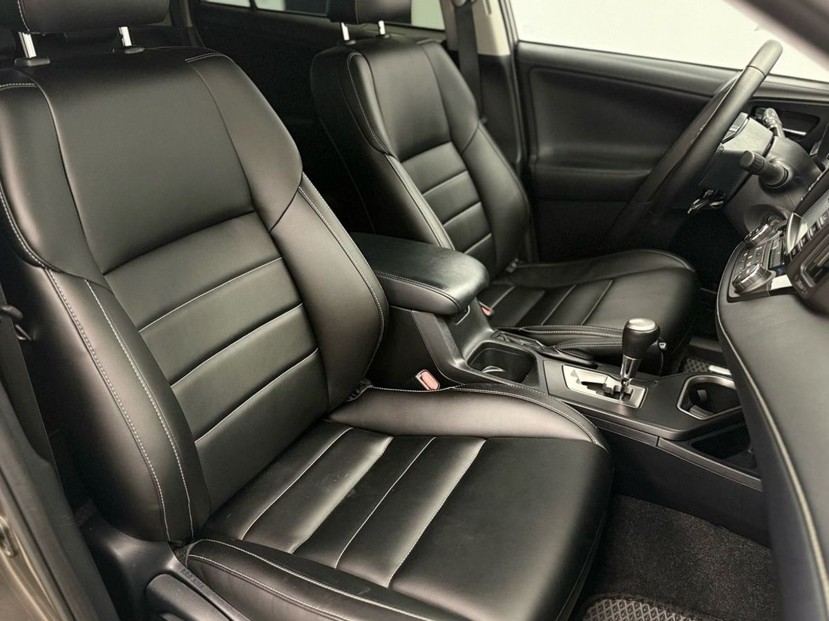 Toyota RAV4 IV (XA40) Рестайлинг