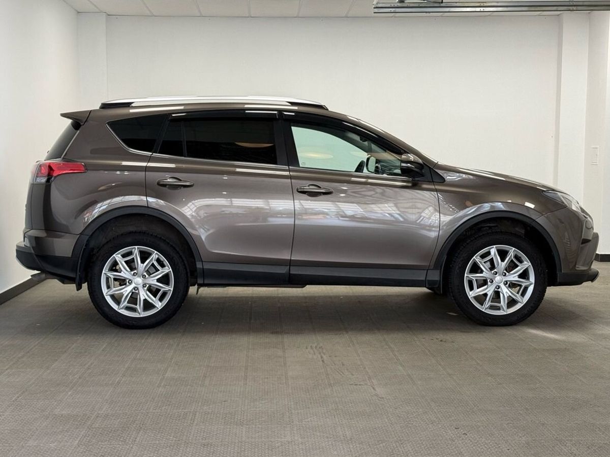 Toyota RAV4 IV (XA40) Рестайлинг