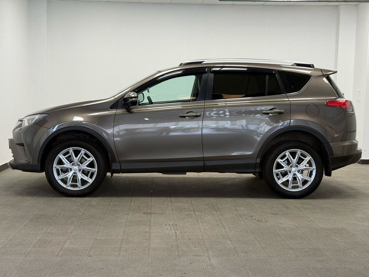 Toyota RAV4 IV (XA40) Рестайлинг