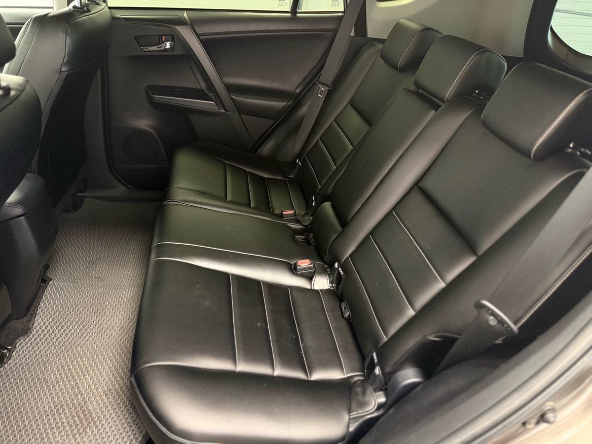 Toyota RAV4 IV (XA40) Рестайлинг
