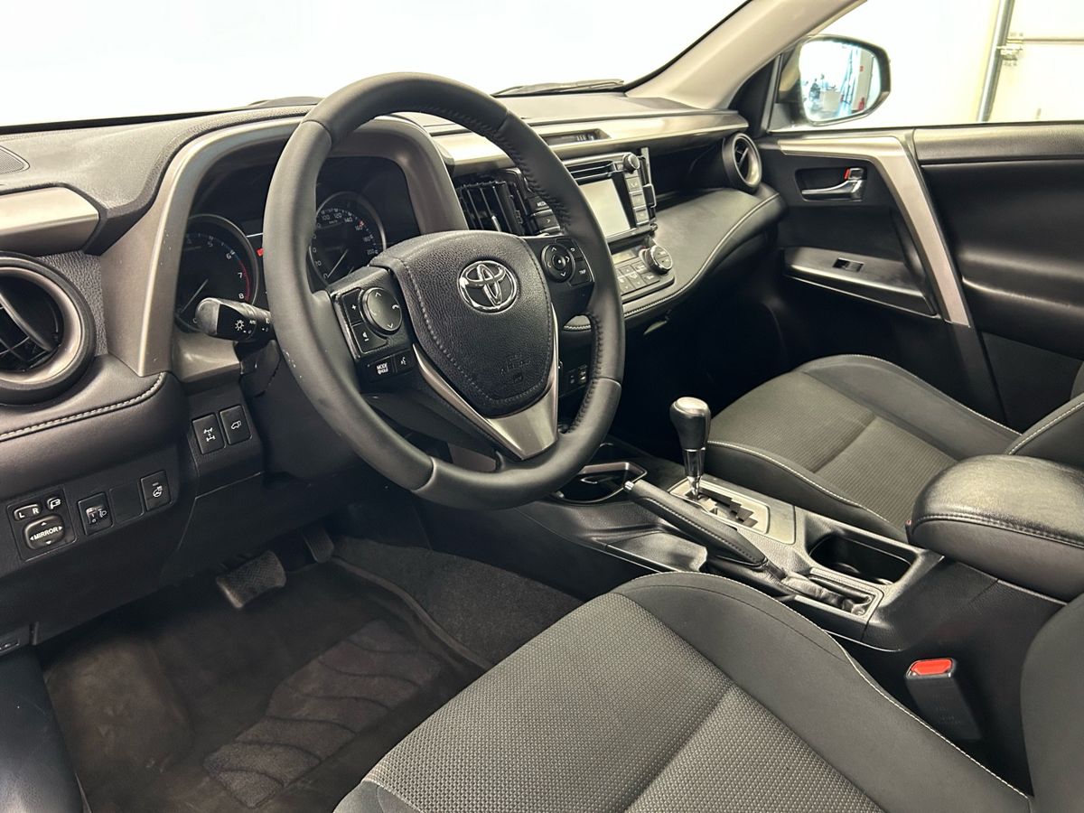 Toyota RAV4 IV (XA40) Рестайлинг