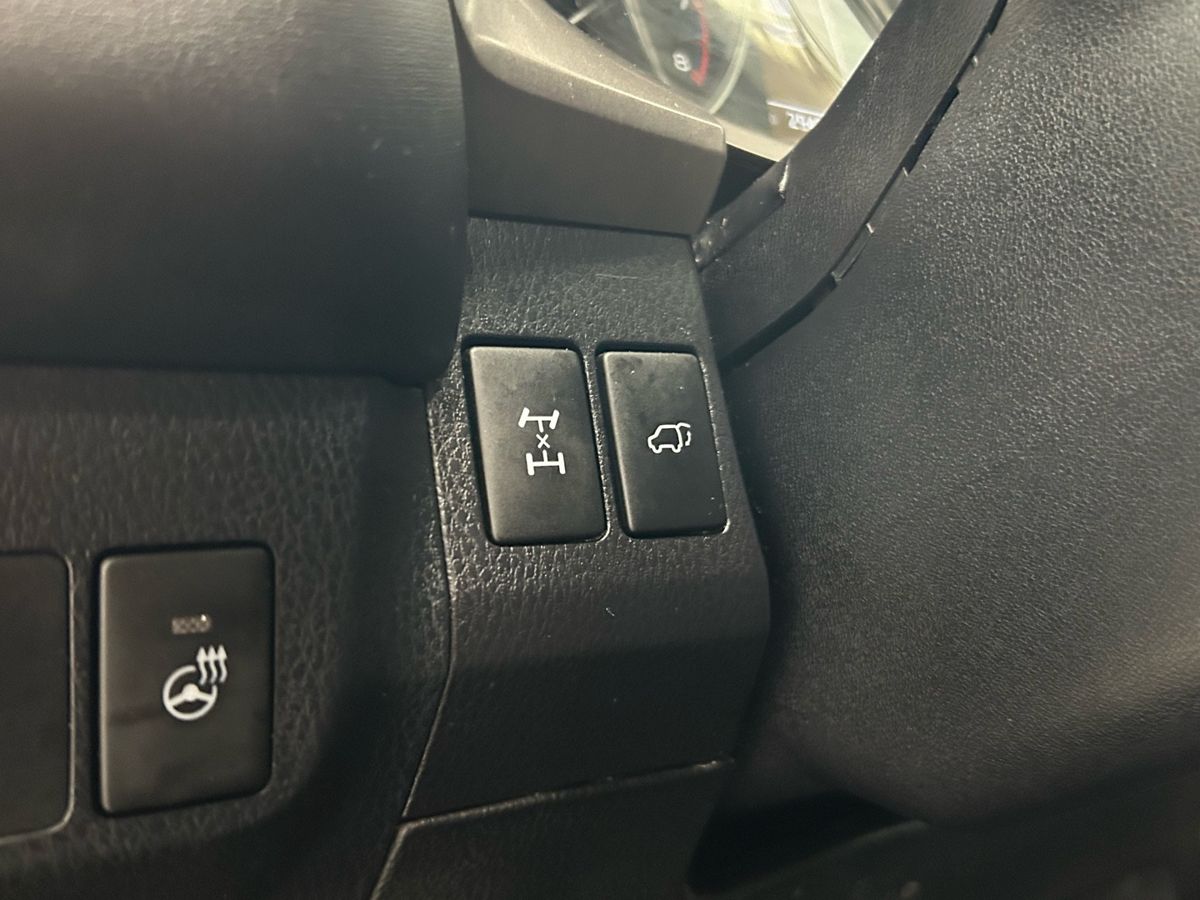 Toyota RAV4 IV (XA40) Рестайлинг