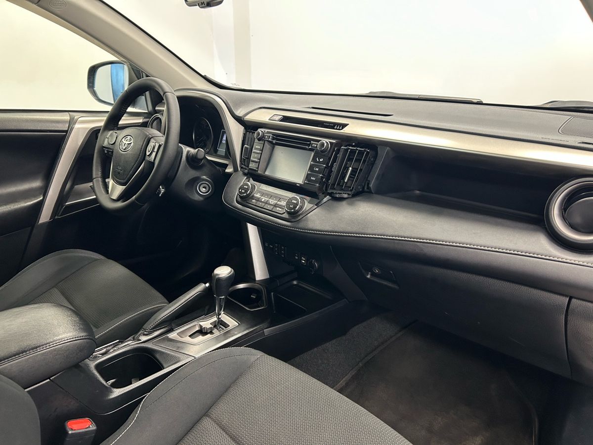 Toyota RAV4 IV (XA40) Рестайлинг