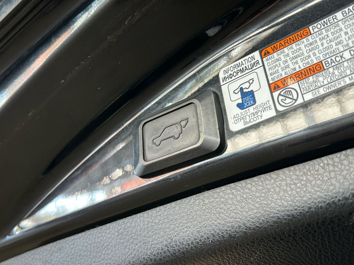 Toyota RAV4 IV (XA40) Рестайлинг