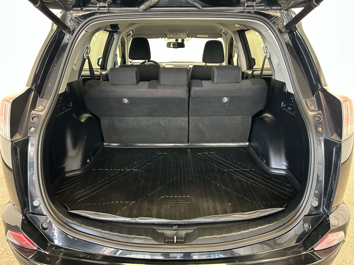 Toyota RAV4 IV (XA40) Рестайлинг