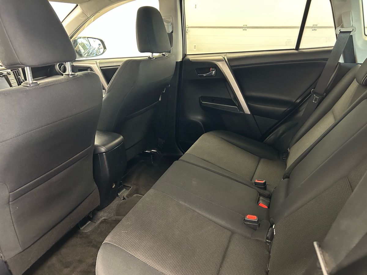 Toyota RAV4 IV (XA40) Рестайлинг