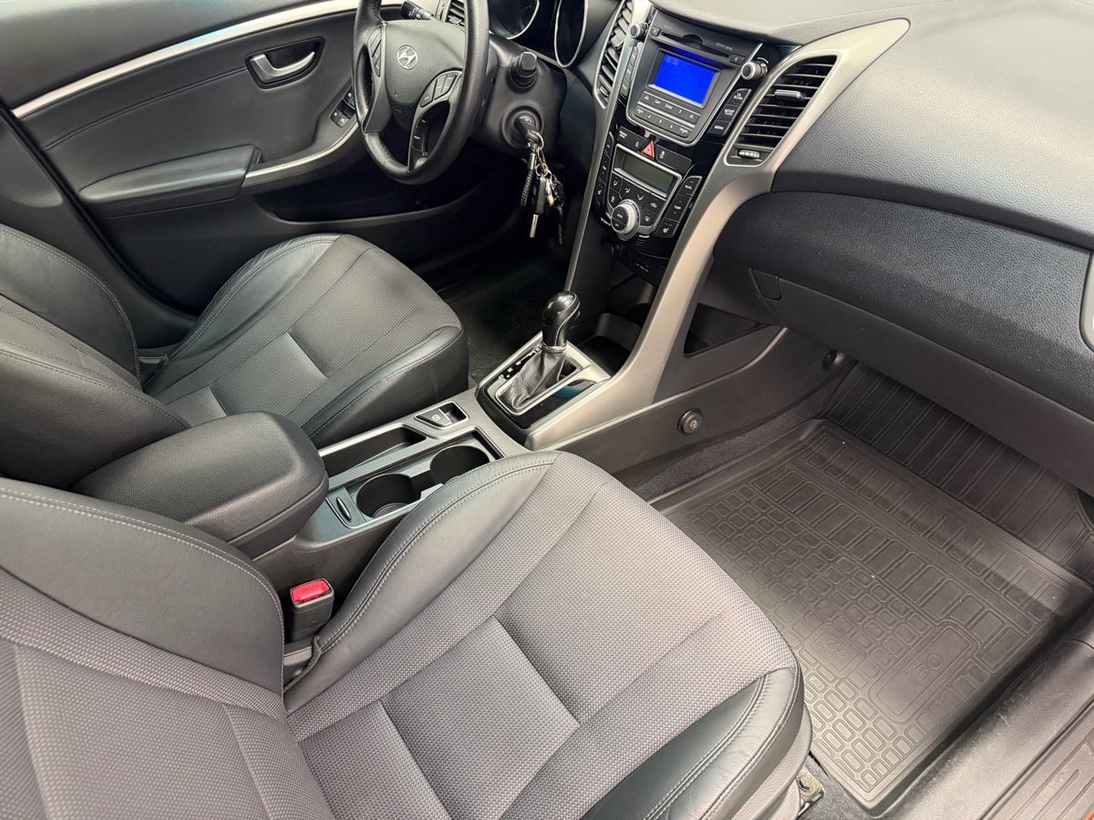 Hyundai i30 II