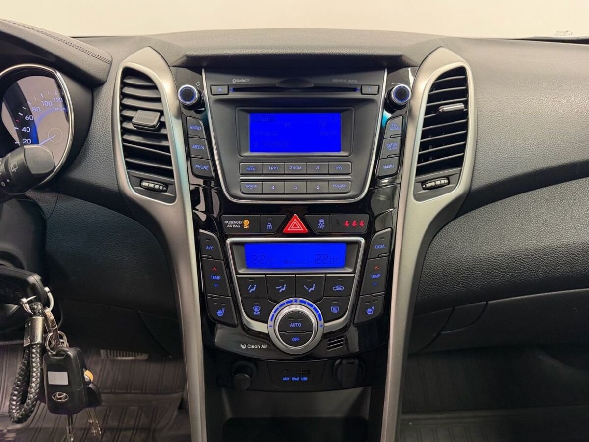 Hyundai i30 II