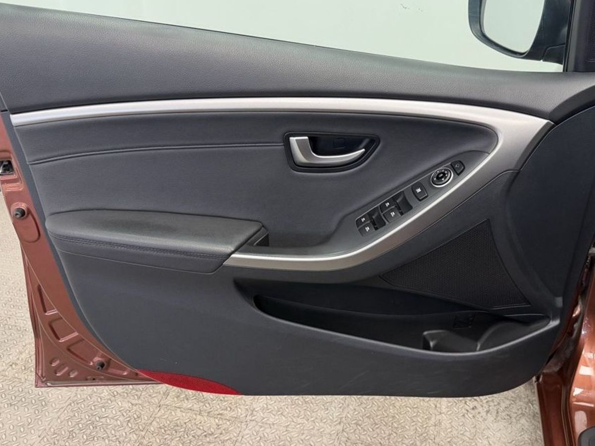 Hyundai i30 II