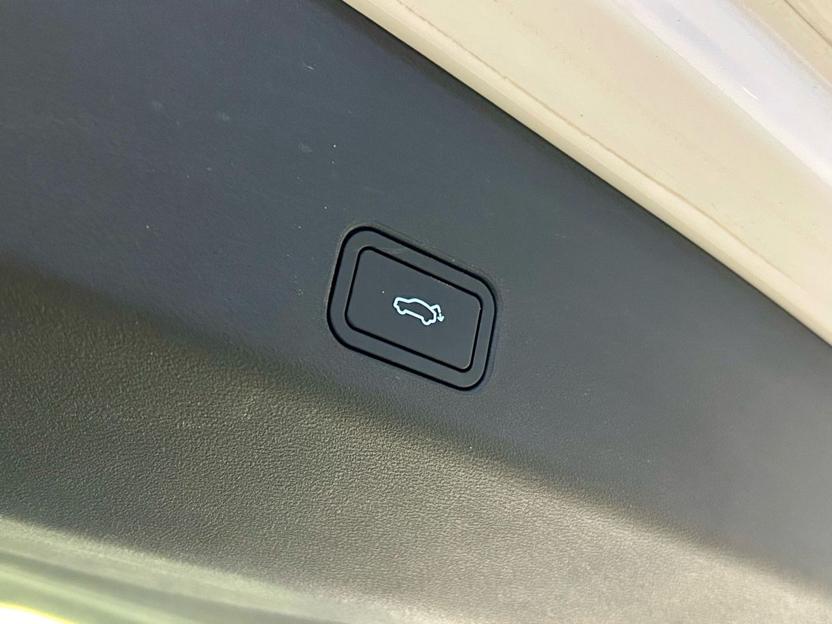 Geely Monjaro I
