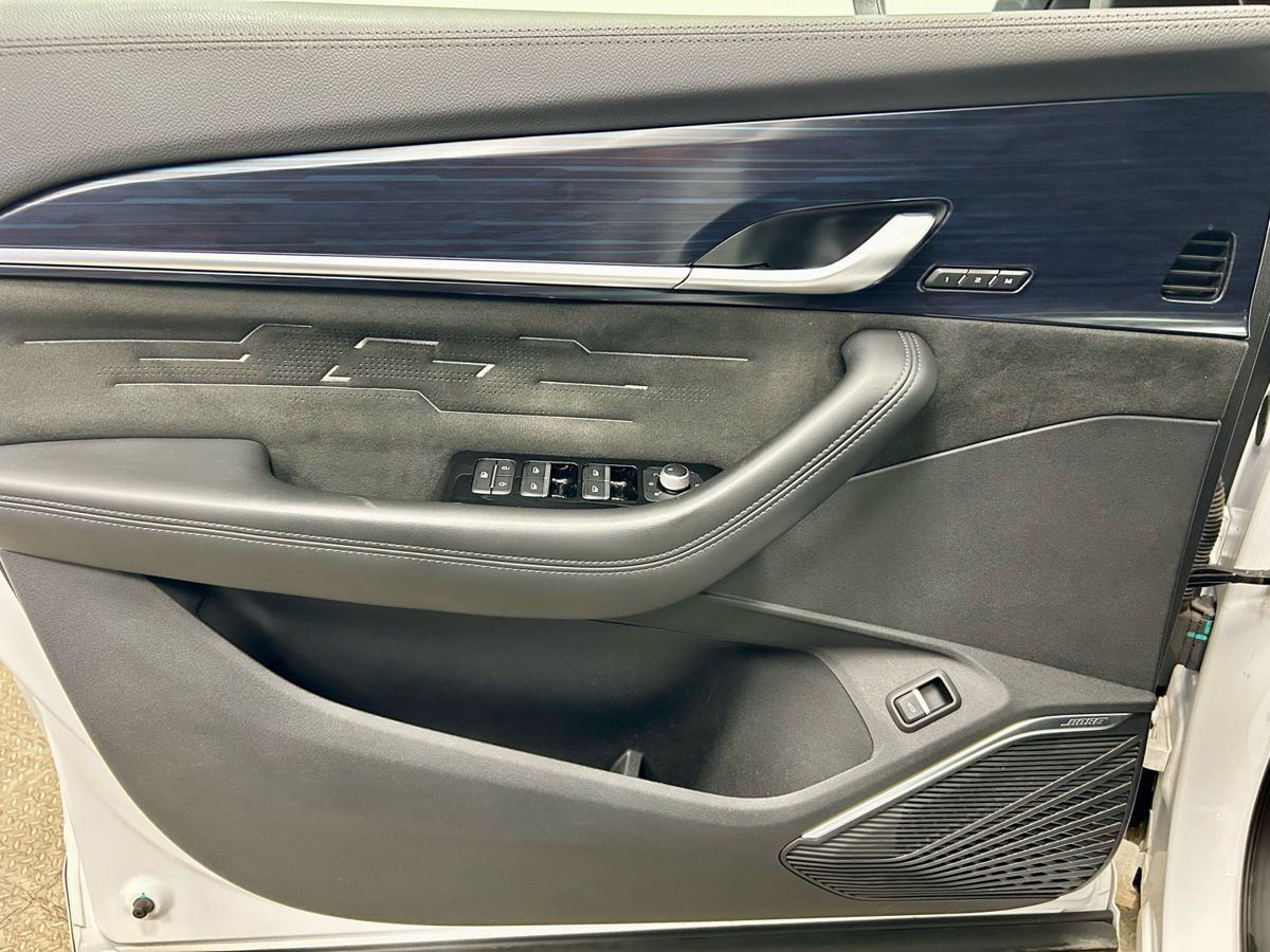 Geely Monjaro I