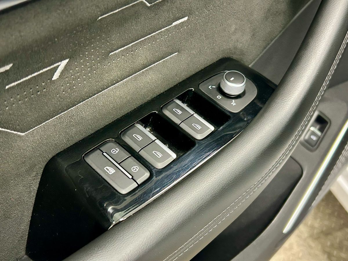 Geely Monjaro I